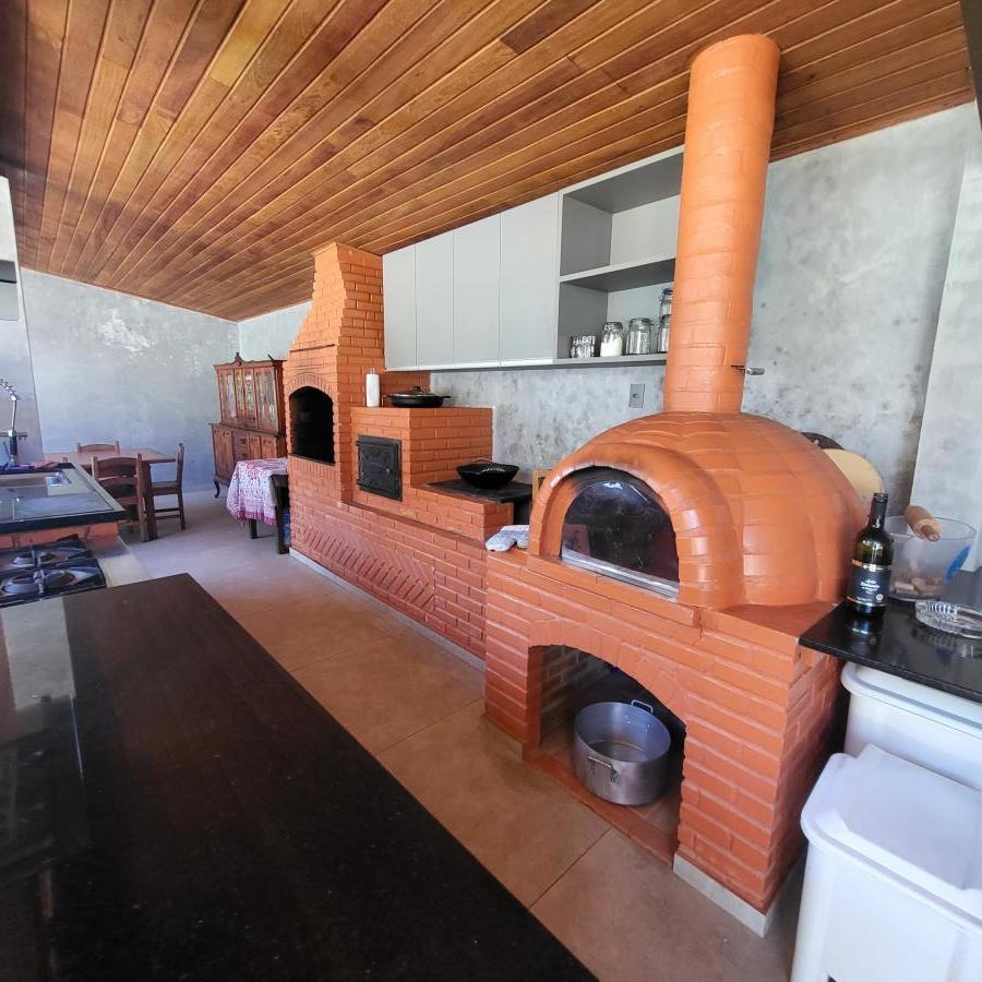 Casa à venda com 4 quartos, 650m² - Foto 1